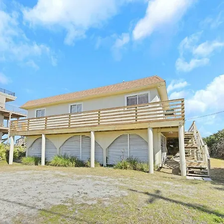 Harmony Beach House, 3 Bedrooms, Sleeps 6, Ocean Front, Large Deck